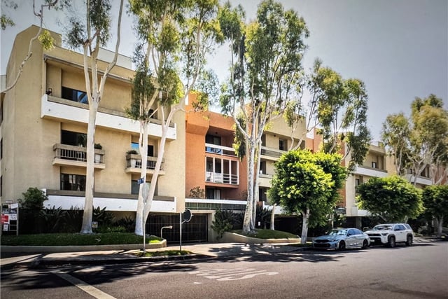 750 N Kings 105, West Hollywood, CA 90069 — photo 20 of 20