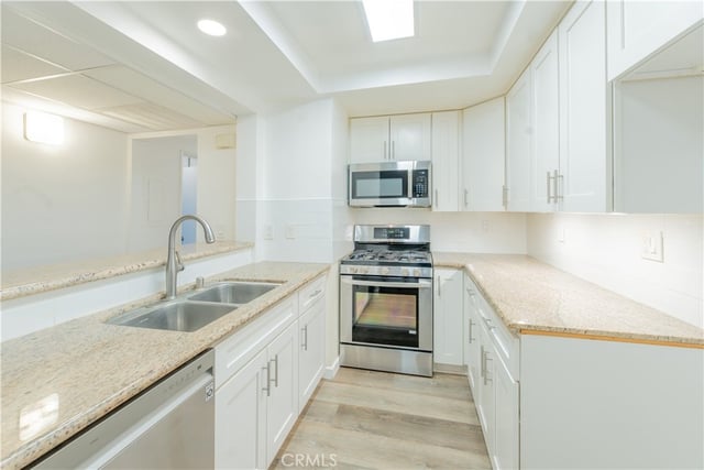 6275 Canoga 61, Woodland Hills, CA 91367 — photo 5 of 27