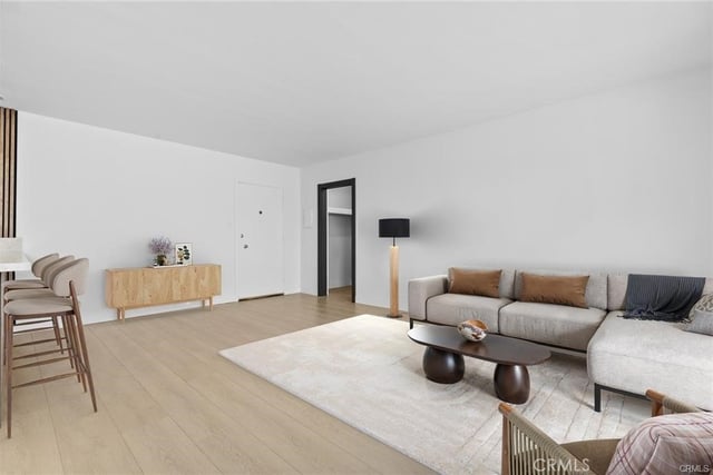 960 Larrabee 120, West Hollywood, CA 90069 — photo 4 of 15