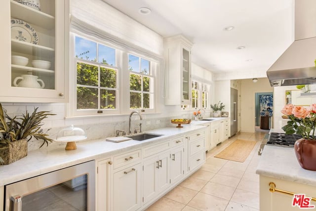 612 Lorraine Boulevard, Los Angeles, CA 90005 — photo 19 of 48