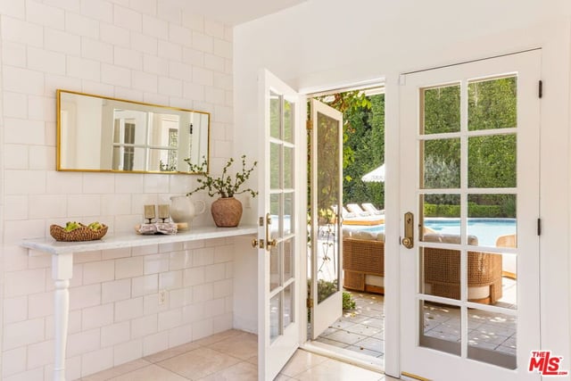 612 Lorraine Boulevard, Los Angeles, CA 90005 — photo 20 of 48