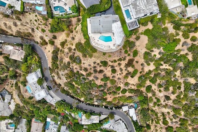 8875 THRASHER Avenue, West Hollywood, CA 90069 — photo 10 of 25