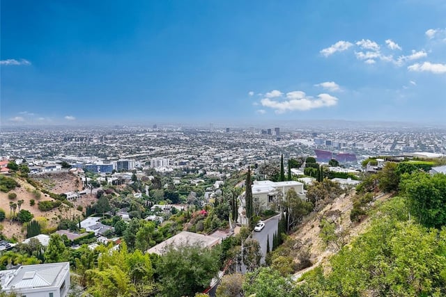 8875 THRASHER Avenue, West Hollywood, CA 90069 — photo 13 of 25