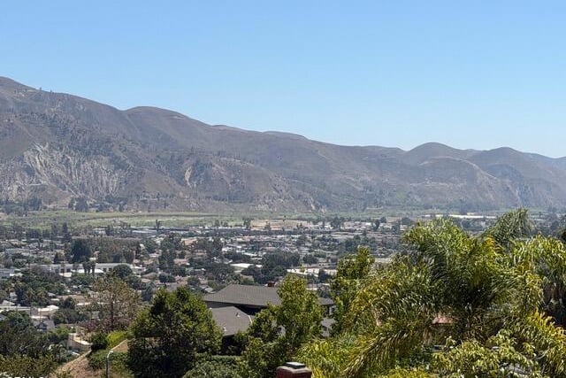 657 Dana Drive, Santa Paula, CA 93060 — photo 10 of 58