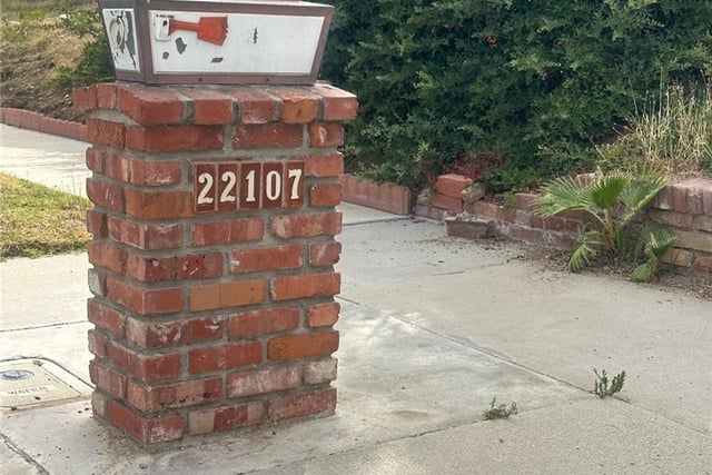 22107 Barbacoa, Saugus, CA 91350 — photo 3 of 39