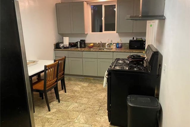 3354 Virginia Avenue, Santa Monica, CA 90404 — photo 13 of 30