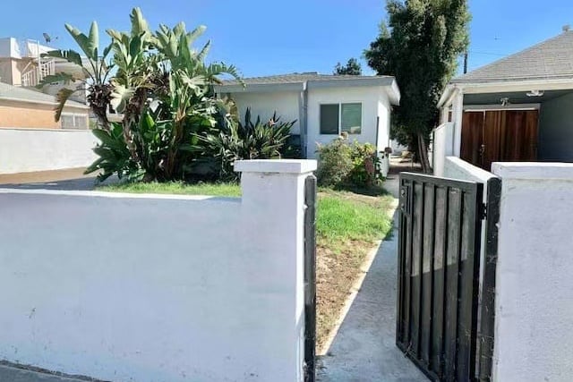 3354 Virginia Avenue, Santa Monica, CA 90404 — photo 2 of 30