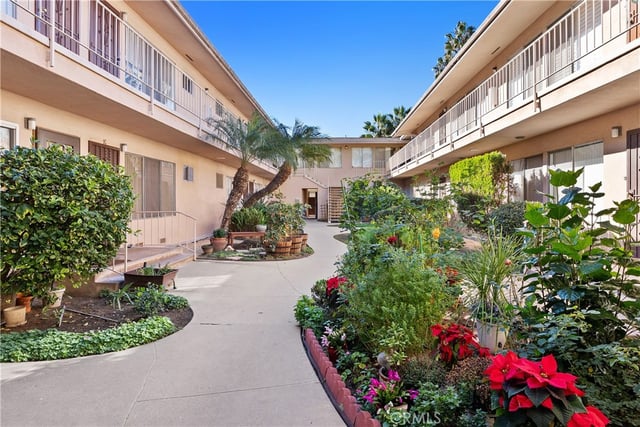 527 Cedar Avenue 2E, Long Beach, CA 90802 — photo 12 of 15