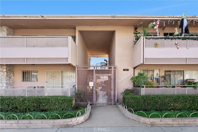 527 Cedar Avenue 2E, Long Beach, CA 90802 — photo 15 of 15