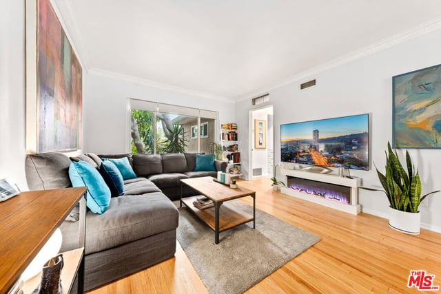 1330 N Crescent Heights Boulevard 16, West Hollywood, CA 90046 — photo 3 of 33