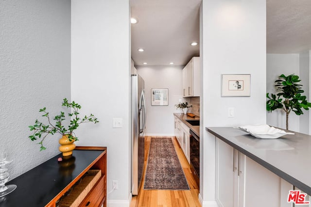 1310 N Detroit Street 206, Los Angeles, CA 90046 — photo 12 of 32