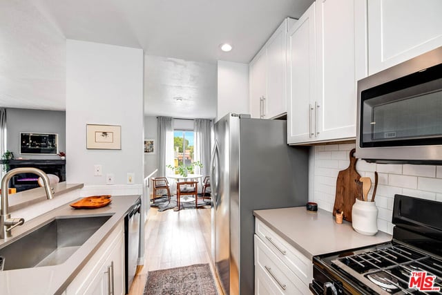 1310 N Detroit Street 206, Los Angeles, CA 90046 — photo 14 of 32