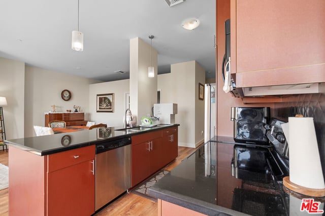3810 Wilshire Boulevard 712, Los Angeles, CA 90010 — photo 17 of 27
