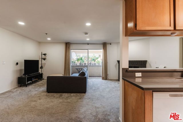 1731 Barry Avenue 214, Los Angeles, CA 90025 — photo 7 of 28