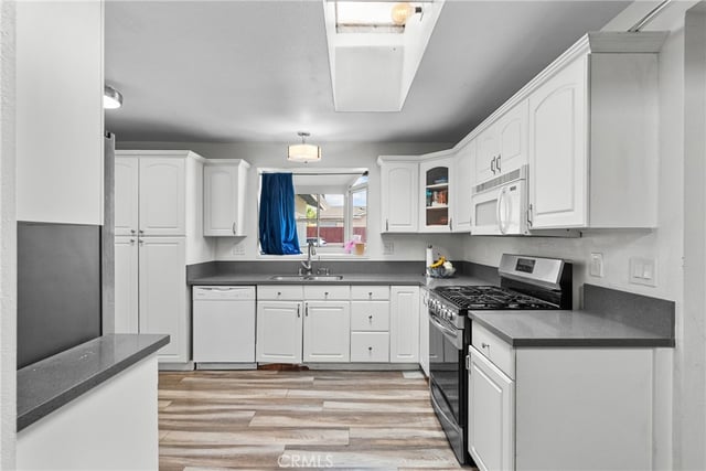 1418 Agnew, Simi Valley, CA 93065 — photo 8 of 31