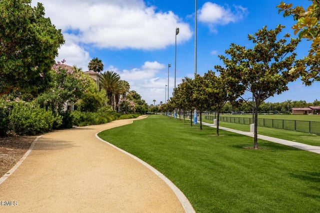 3321 Rockhampton Drive, Camarillo, CA 93012 — photo 4 of 32