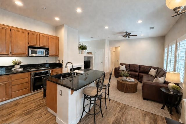 3321 Rockhampton Drive, Camarillo, CA 93012 — photo 9 of 32