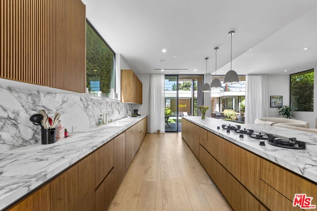 513 N Martel Avenue, Los Angeles, CA 90036 — photo 15 of 64