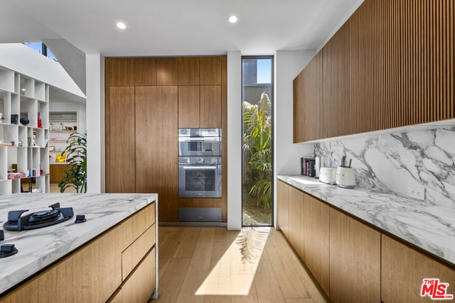 513 N Martel Avenue, Los Angeles, CA 90036 — photo 17 of 64