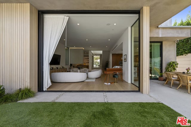 513 N Martel Avenue, Los Angeles, CA 90036 — photo 27 of 64