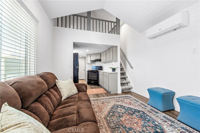 4925 Holly, Long Beach, CA 90805 — photo 15 of 43