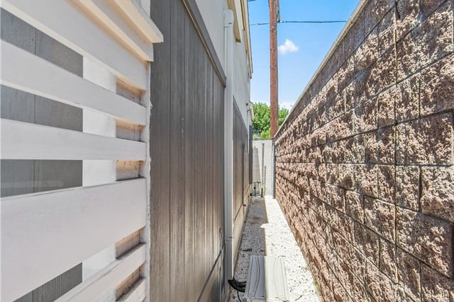 4925 Holly, Long Beach, CA 90805 — photo 6 of 43