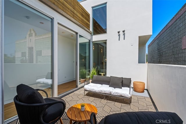 417 1/2 Sunset, Los Angeles, CA 90291 — photo 20 of 43