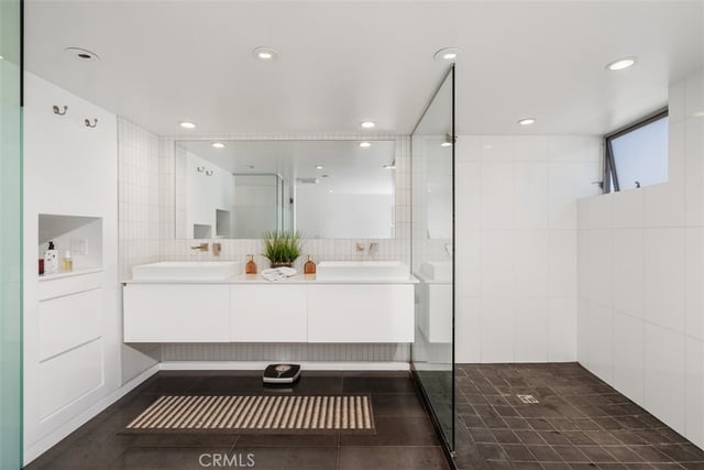 417 1/2 Sunset, Los Angeles, CA 90291 — photo 24 of 43