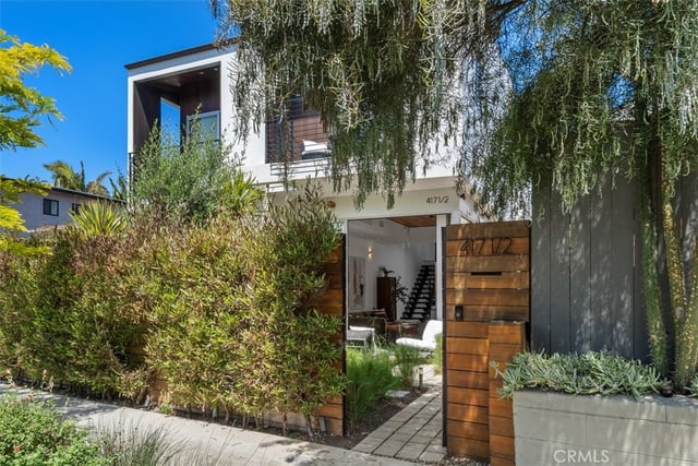 417 1/2 Sunset, Los Angeles, CA 90291 — photo 4 of 43