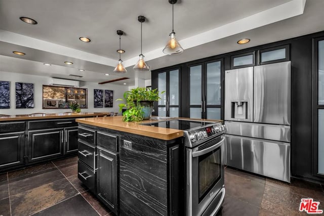805 Malibu Meadows Drive, Calabasas, CA 91302 — photo 17 of 62