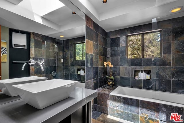 805 Malibu Meadows Drive, Calabasas, CA 91302 — photo 26 of 62