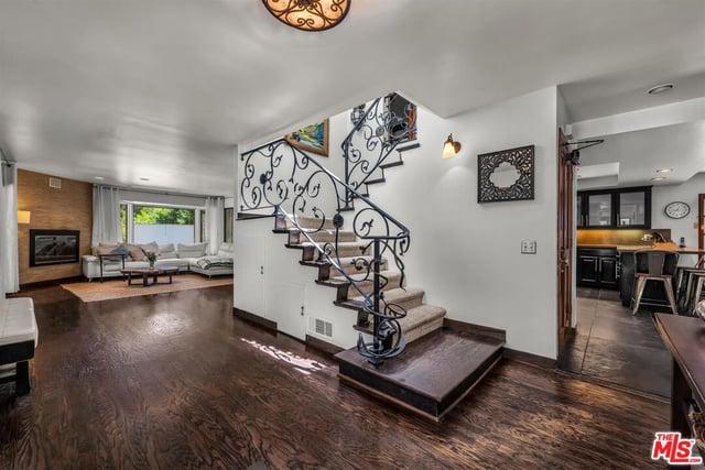 805 Malibu Meadows Drive, Calabasas, CA 91302 — photo 7 of 62