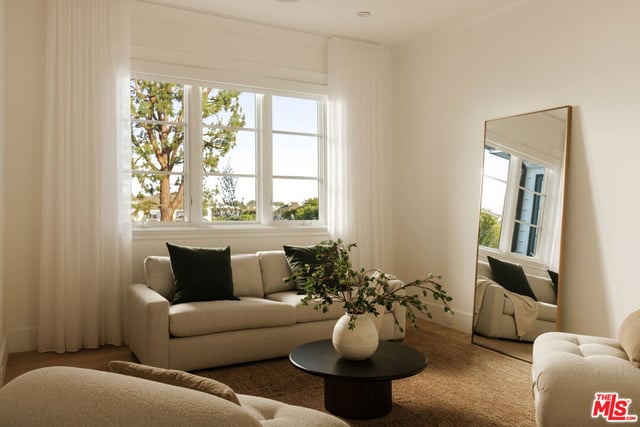 538 Spoleto Drive, Pacific Palisades, CA 90272 — photo 15 of 31