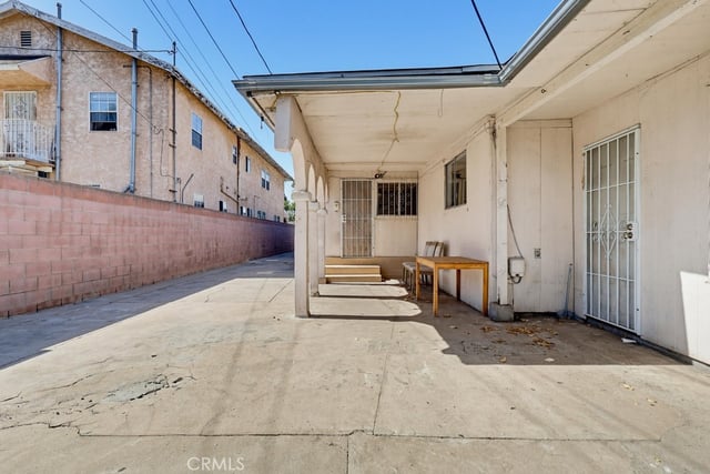 1007 E 42nd, Los Angeles, CA 90011 — photo 13 of 24