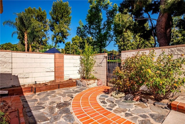21115 Altena Drive, Saugus, CA 91350 — photo 12 of 36