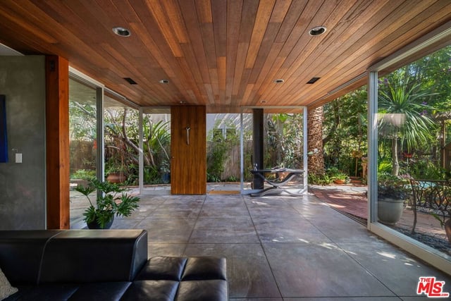 927 Amoroso, Venice, CA 90291 — photo 10 of 53