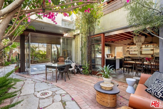 927 Amoroso, Venice, CA 90291 — photo 13 of 53
