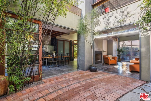 927 Amoroso, Venice, CA 90291 — photo 15 of 53