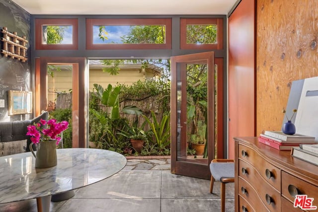 927 Amoroso, Venice, CA 90291 — photo 23 of 53