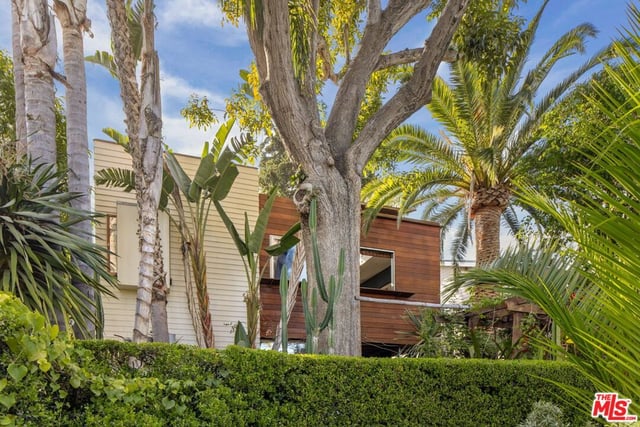 927 Amoroso, Venice, CA 90291 — photo 3 of 53