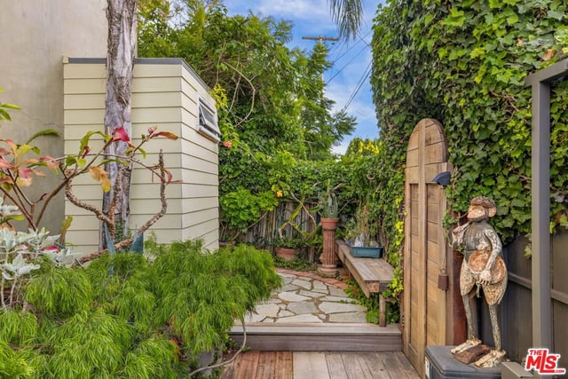 927 Amoroso, Venice, CA 90291 — photo 47 of 53