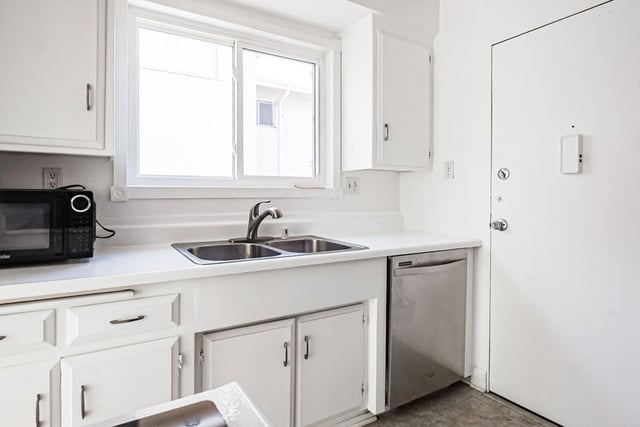 1525 N Hayworth Avenue 204, Los Angeles, CA 90046 — photo 17 of 41