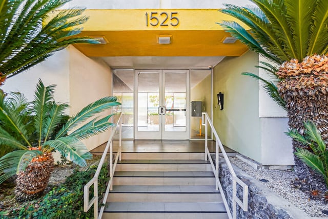 1525 N Hayworth Avenue 204, Los Angeles, CA 90046 — photo 2 of 41