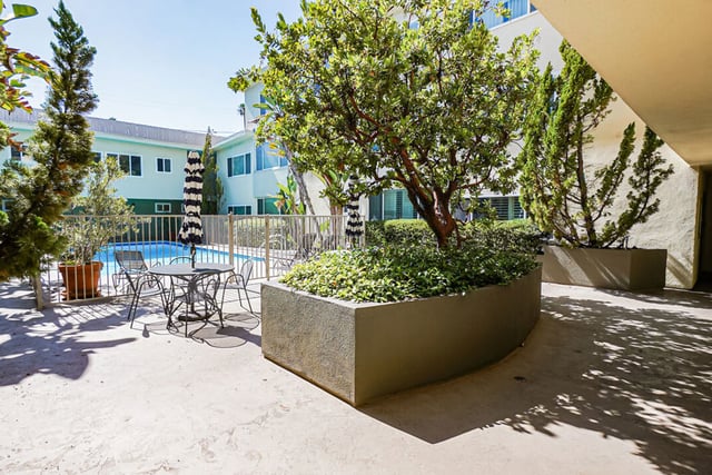 1525 N Hayworth Avenue 204, Los Angeles, CA 90046 — photo 29 of 41