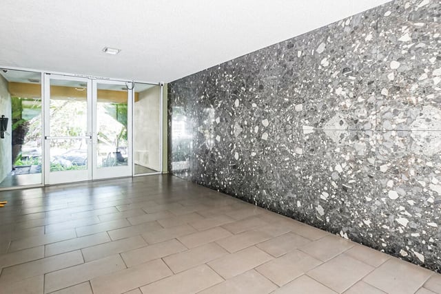 1525 N Hayworth Avenue 204, Los Angeles, CA 90046 — photo 37 of 41