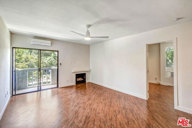 4506 Saugus Avenue 10, Los Angeles, CA 91403 — photo 3 of 22