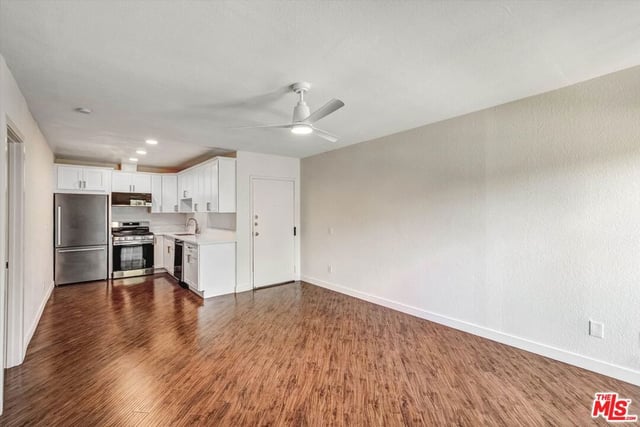 4506 Saugus Avenue 10, Los Angeles, CA 91403 — photo 6 of 22