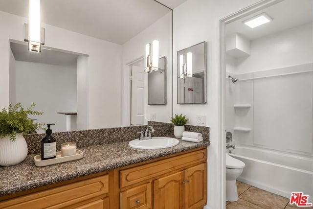 421 S La Fayette Park Place 210, Los Angeles, CA 90057 — photo 17 of 21