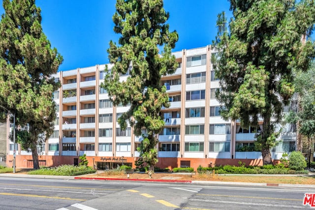 421 S La Fayette Park Place 210, Los Angeles, CA 90057 — photo 2 of 21
