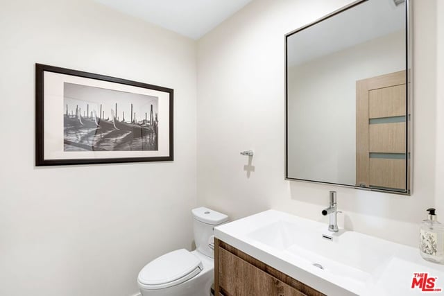 3910 Berryman Avenue, Los Angeles, CA 90066 — photo 19 of 35